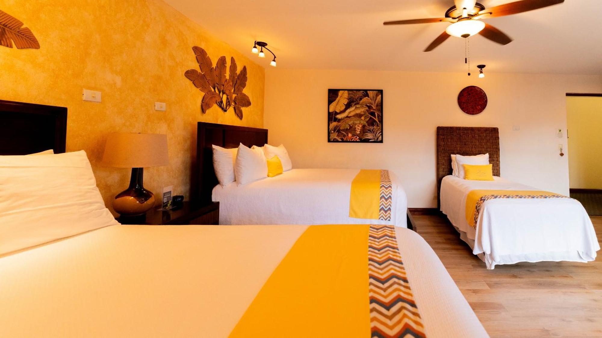 Buena Vista Chic Hotel Pilas الغرفة الصورة