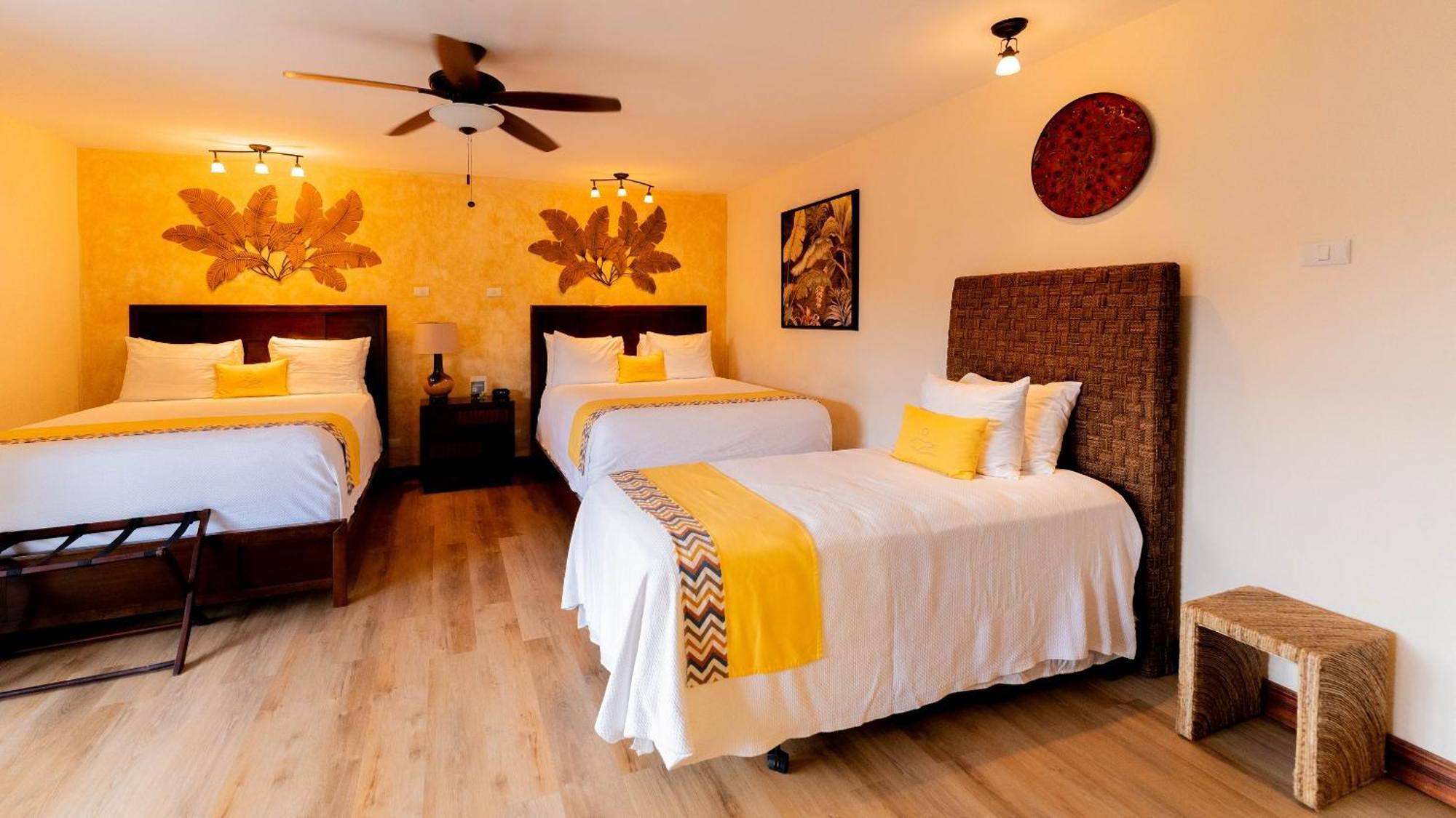 Buena Vista Chic Hotel Pilas الغرفة الصورة