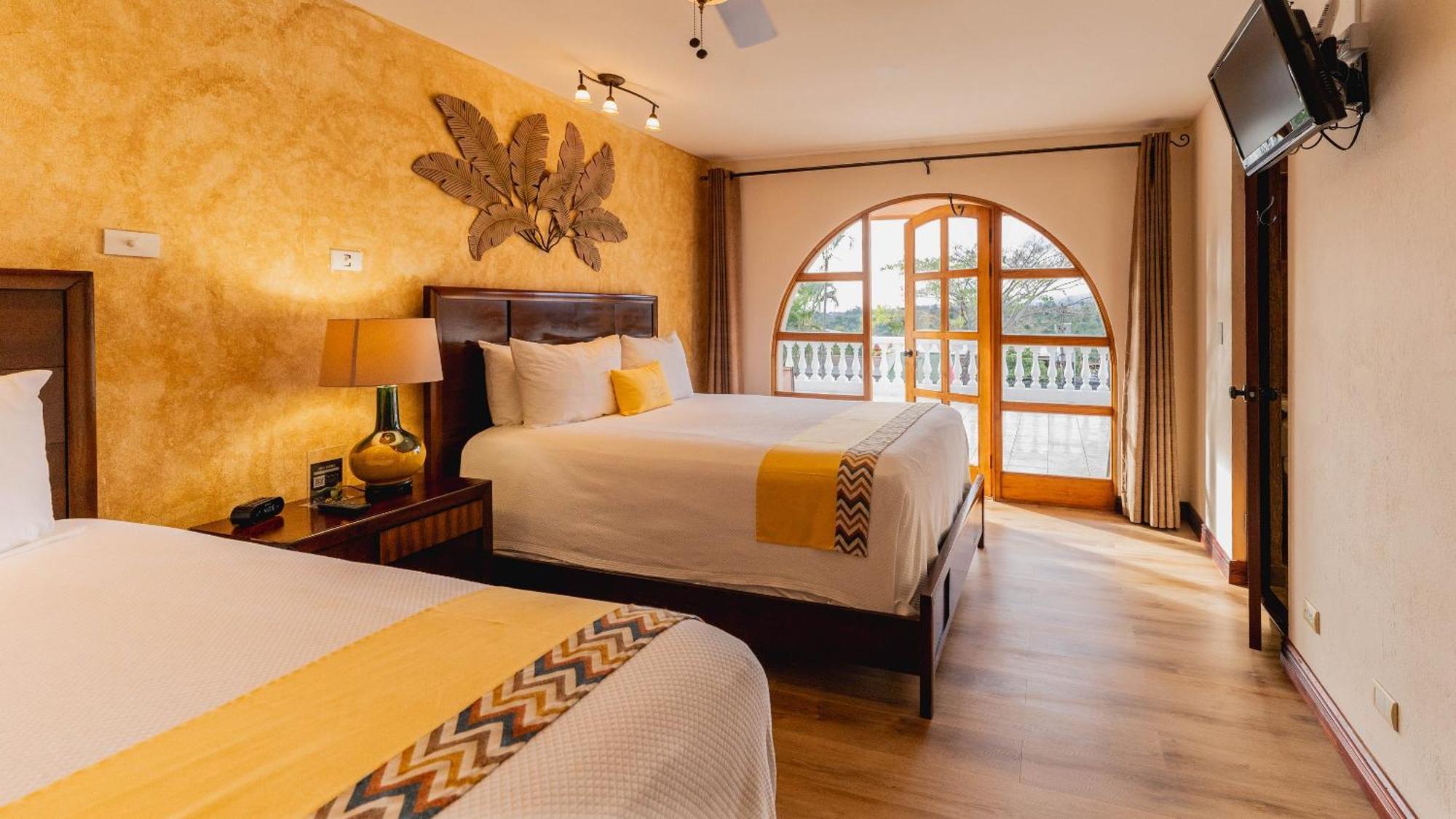 Buena Vista Chic Hotel Pilas الغرفة الصورة