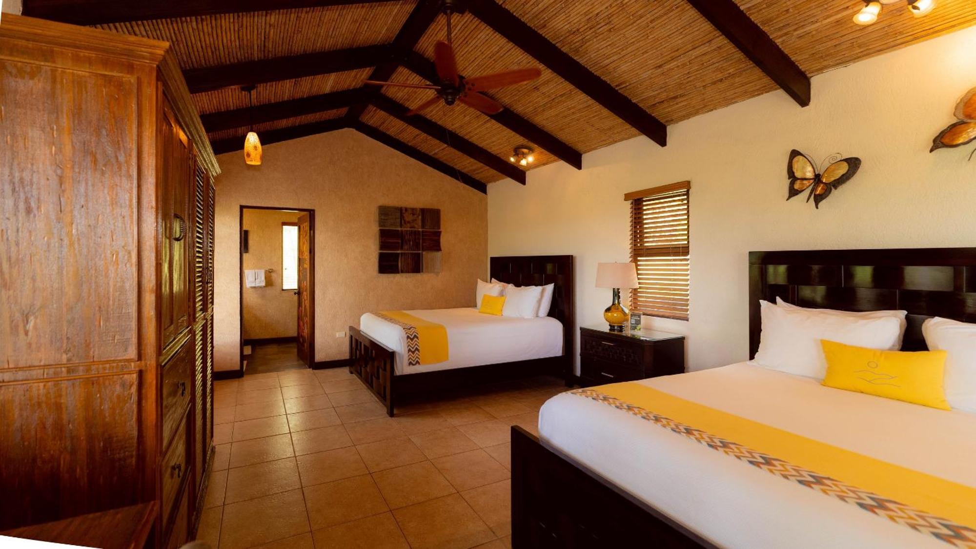 Buena Vista Chic Hotel Pilas الغرفة الصورة