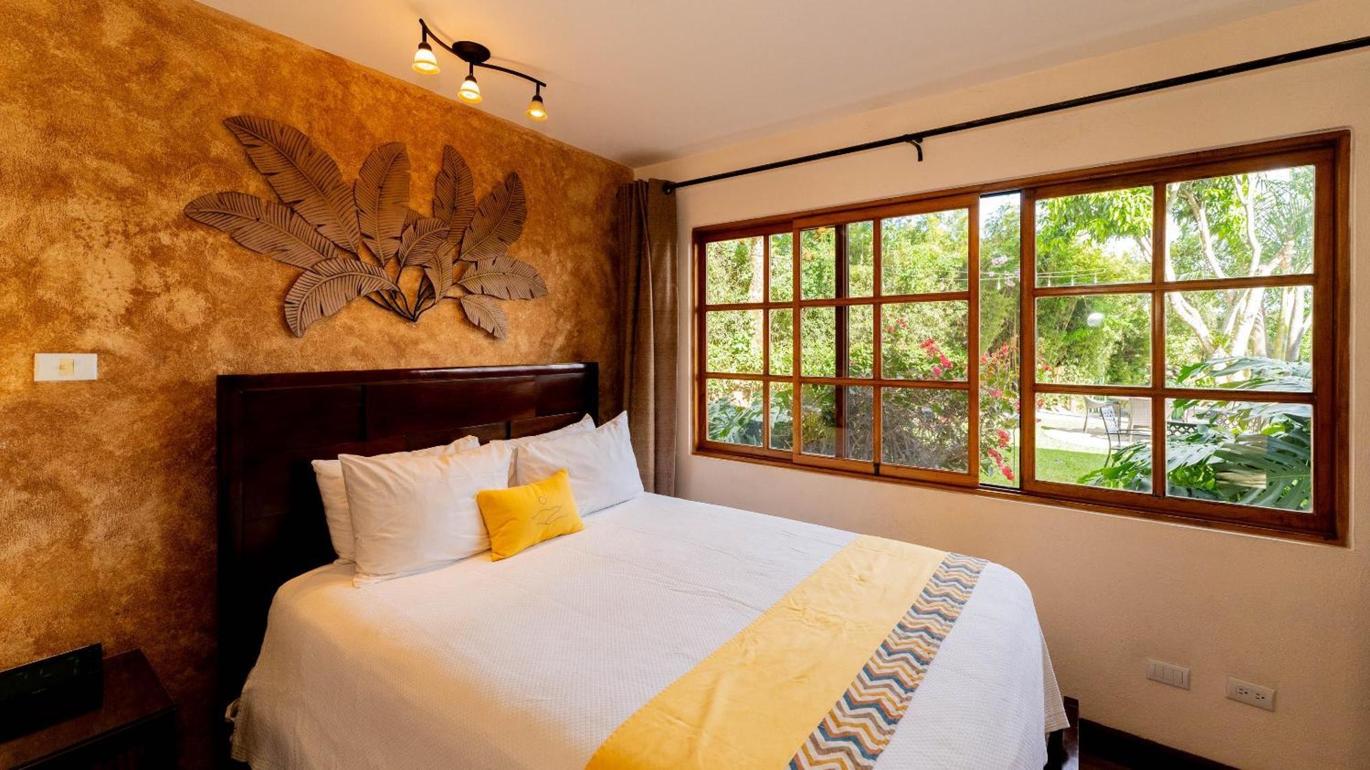 Buena Vista Chic Hotel Pilas الغرفة الصورة