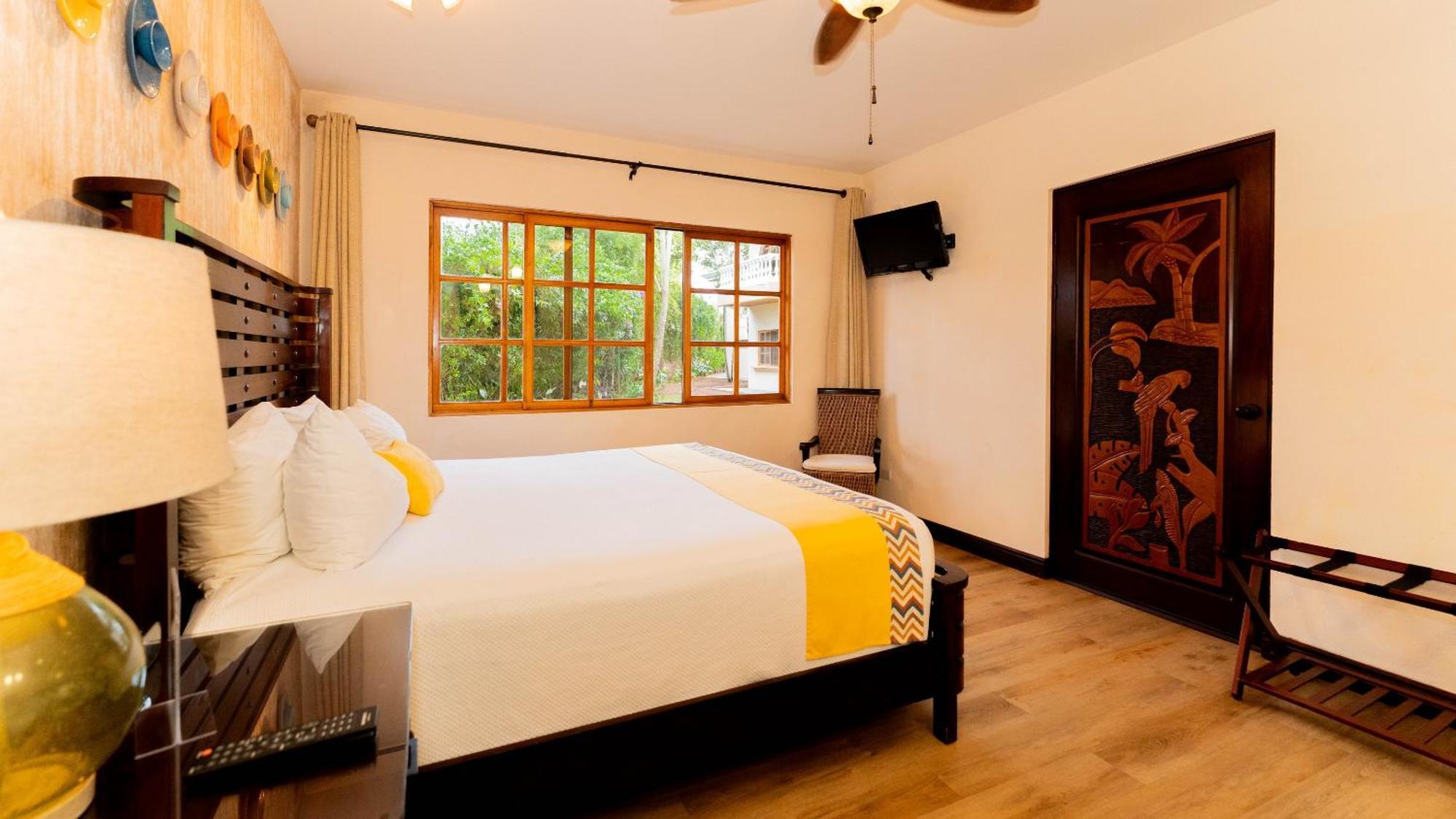 Buena Vista Chic Hotel Pilas الغرفة الصورة