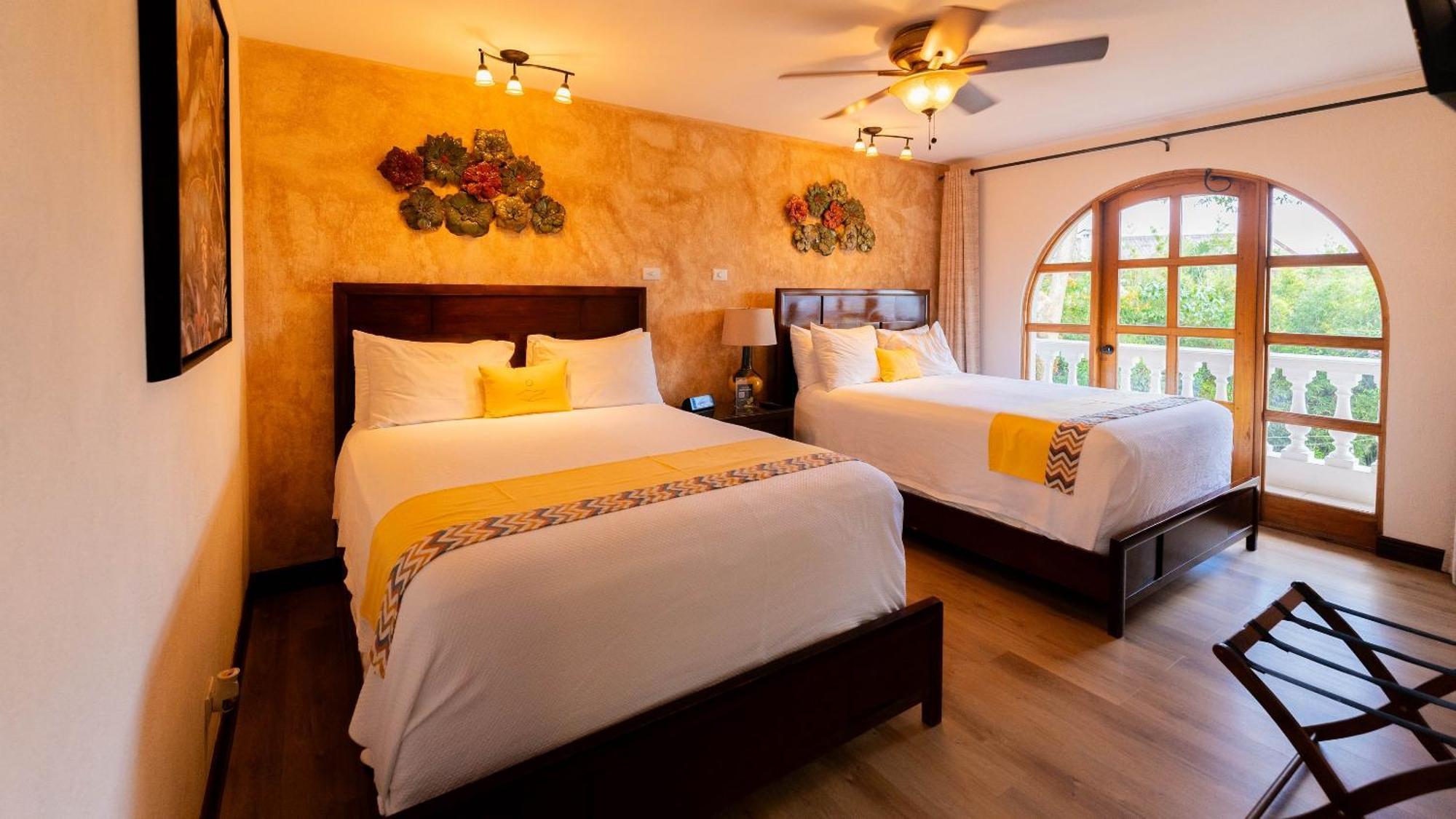 Buena Vista Chic Hotel Pilas المظهر الخارجي الصورة